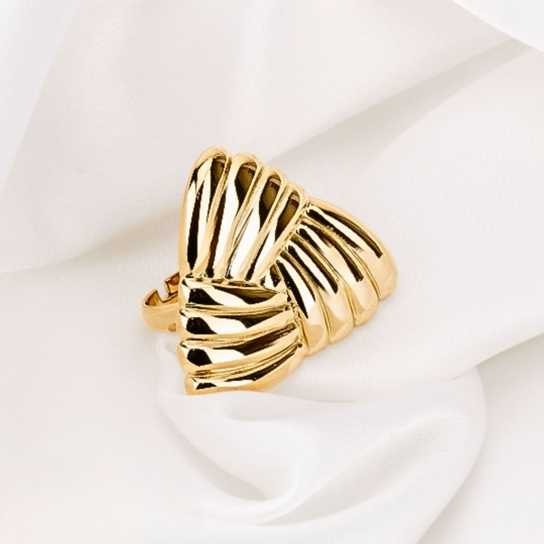 Anillo Autoajustable Diseño de Corazon con Surcos